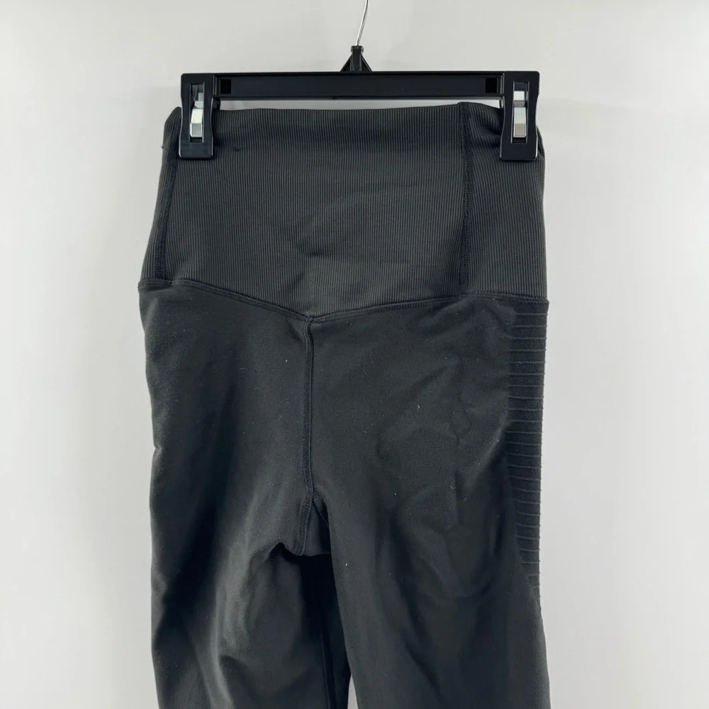 Nike Black Capri Leggings – Women’s Small